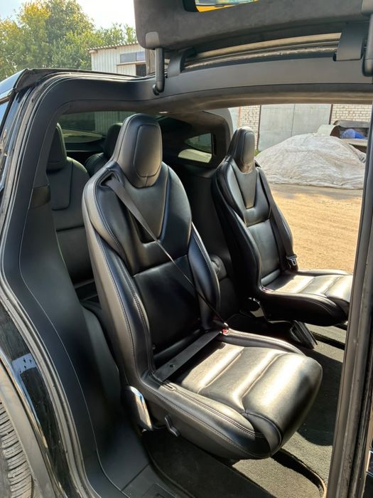 Tesla model x 2019