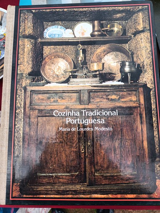 Fabuloso exemplar de Cozinha Tradicional Portuguesa de Maria de Lurdes