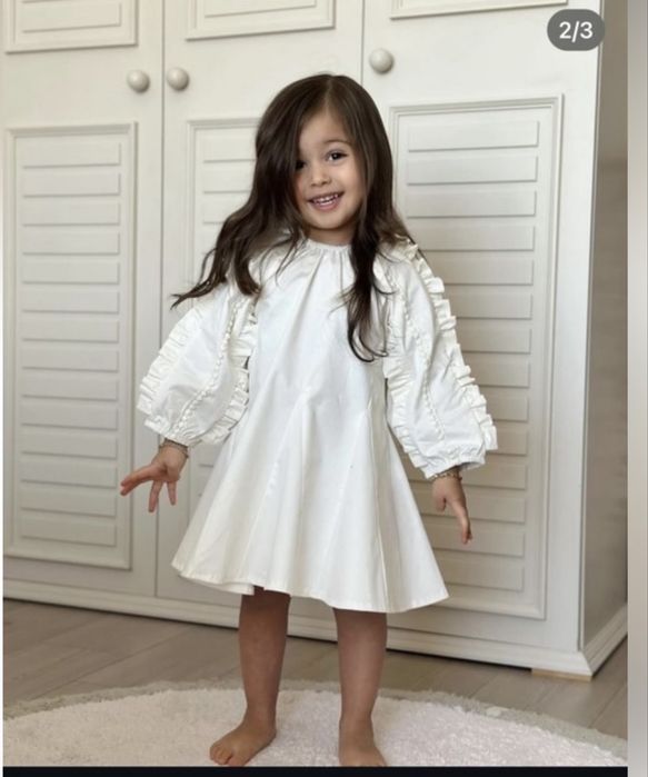 Святкова сукня на дівчинку.