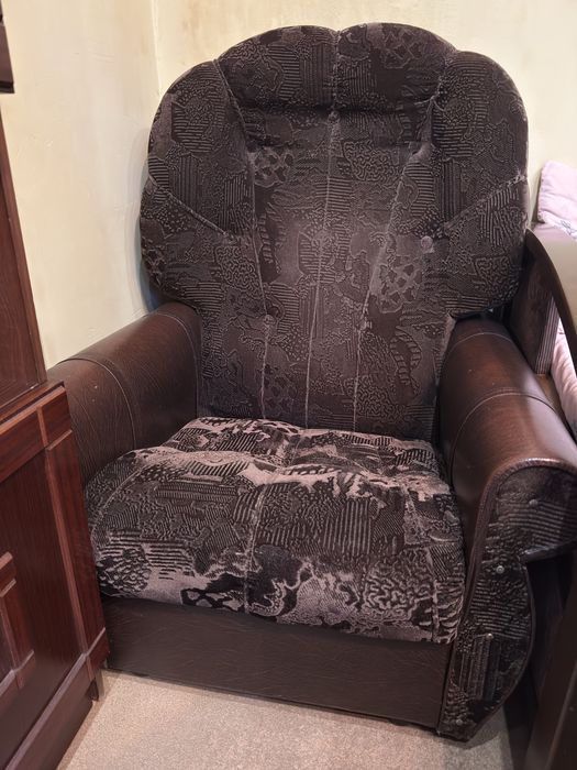 Крісло у вітальню