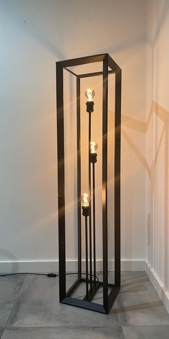 Lampa stojąca loft