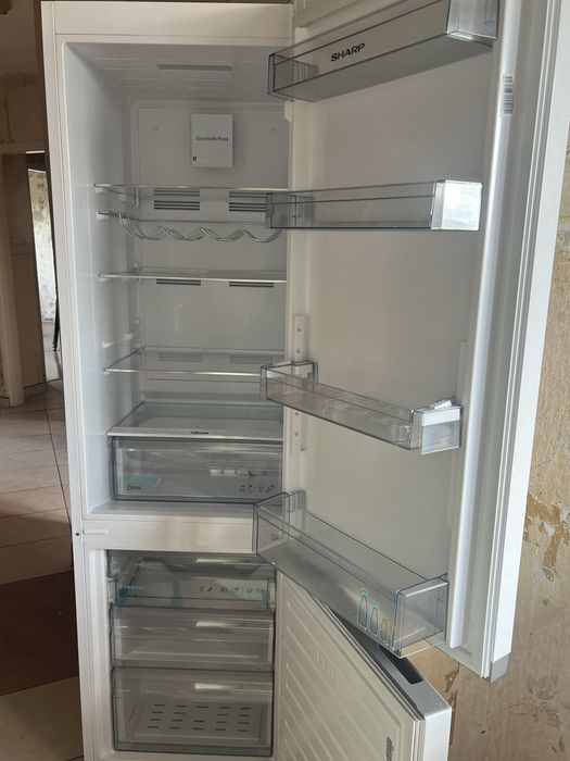 Sprzedam lodówko-zamrażarkę marki Sharp