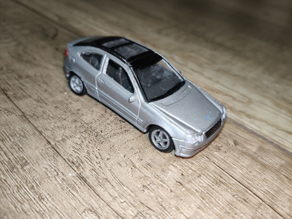 Metalowy model samochodu Mercedes-Benz Klasy C SportCoupé