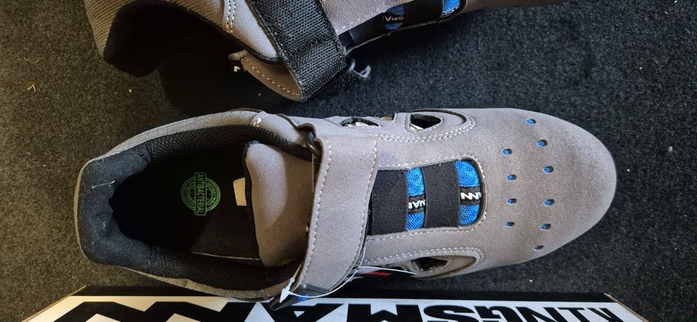 Sandaly robocze r 44 -nowe