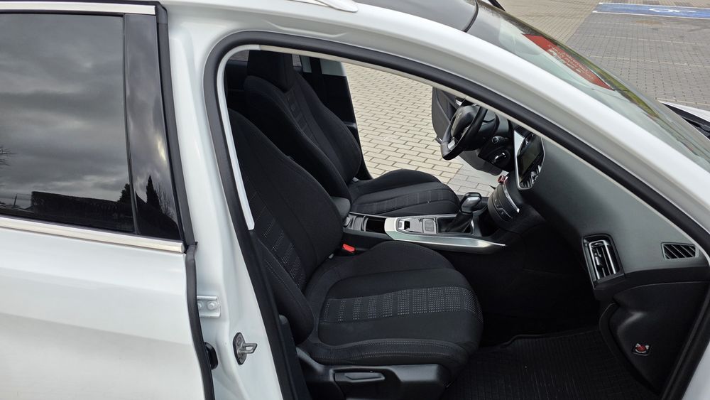 Peugeot 308 rok 2016 silnik 2.0 diesel automat ładny zamiana