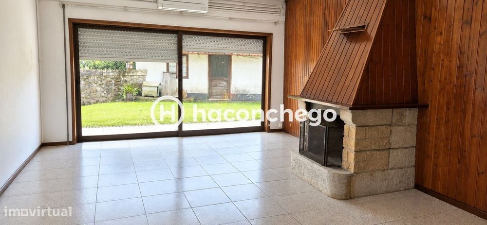 Moradia Individual com Anexos Generosos e Logradouro nas Proximidades