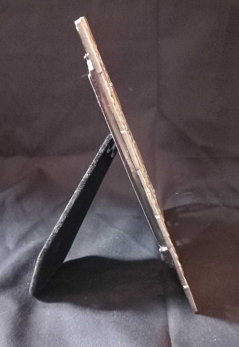 Moldura para fotos ornamentada em metal com madrepérola