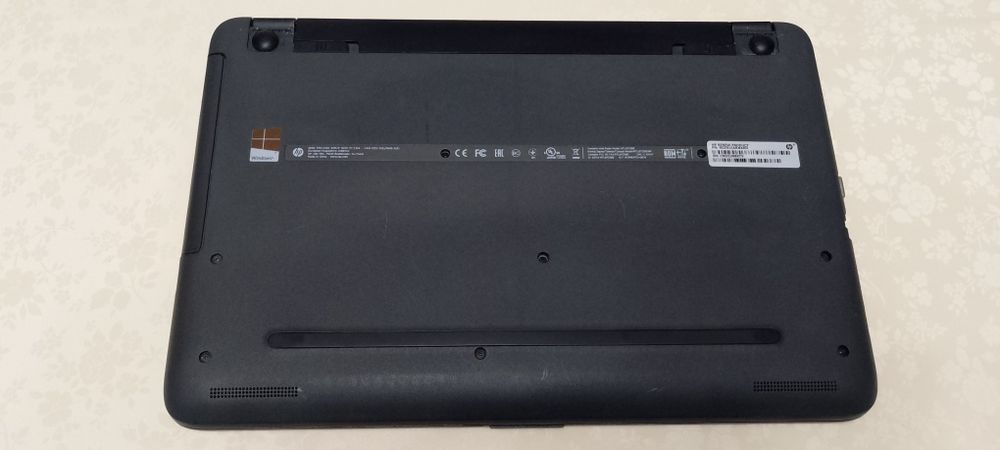 Laptop HP 250 G4 SSD i3 5th Win11 gwarancja.