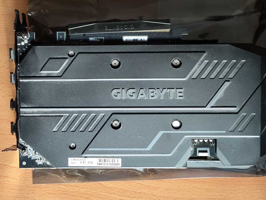 Placa Gráfica Gigabyte RTX 2060 D6 REV