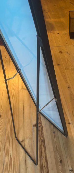 Espelho de corpo inteiro com suporte (preto)