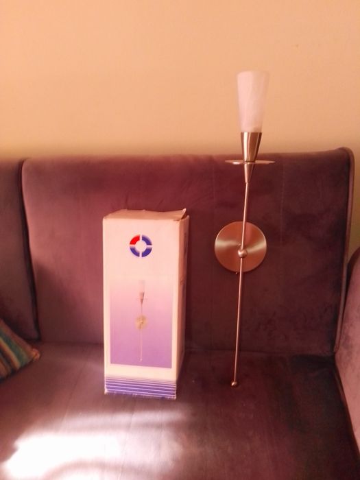 Vendo candeeiro de parede novo