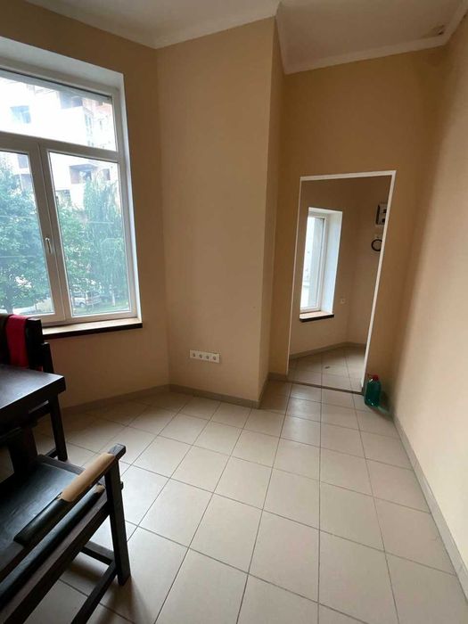 Приміщення 95кв.м вул. Симоненка (кафе, офіс)