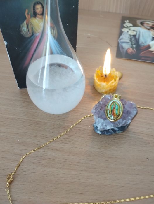 Naszyjnik i medalik Matka Boska z Gadelupe