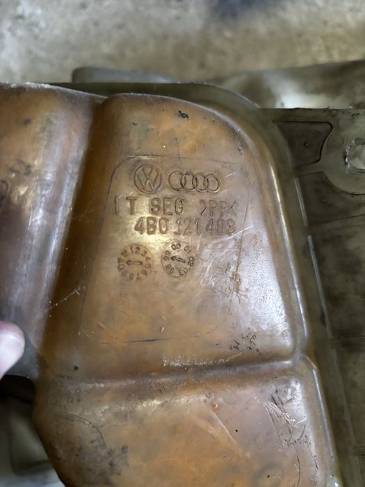 Расширительный  бачок охлаждающей жидкости