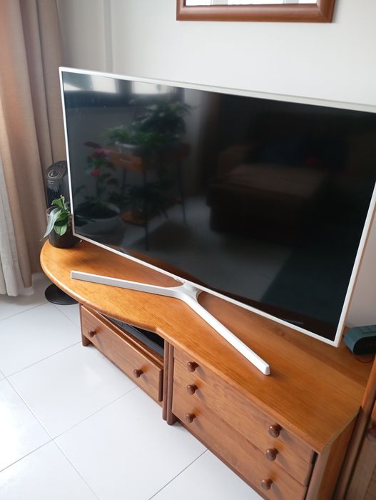 Móvel de TV em cerejeira