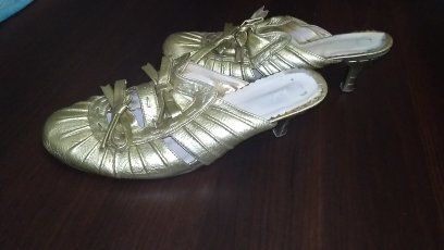 Продам летнюю женскую обувь в ассортименте . Акция !