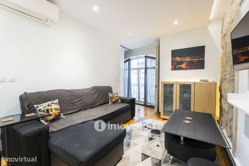 Apartamento T2 totalmente remodelado, no centro do Porto