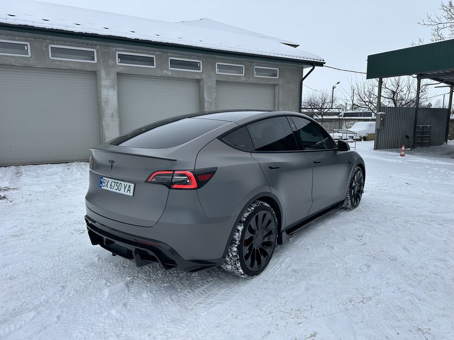Tesla Model Y 2023
