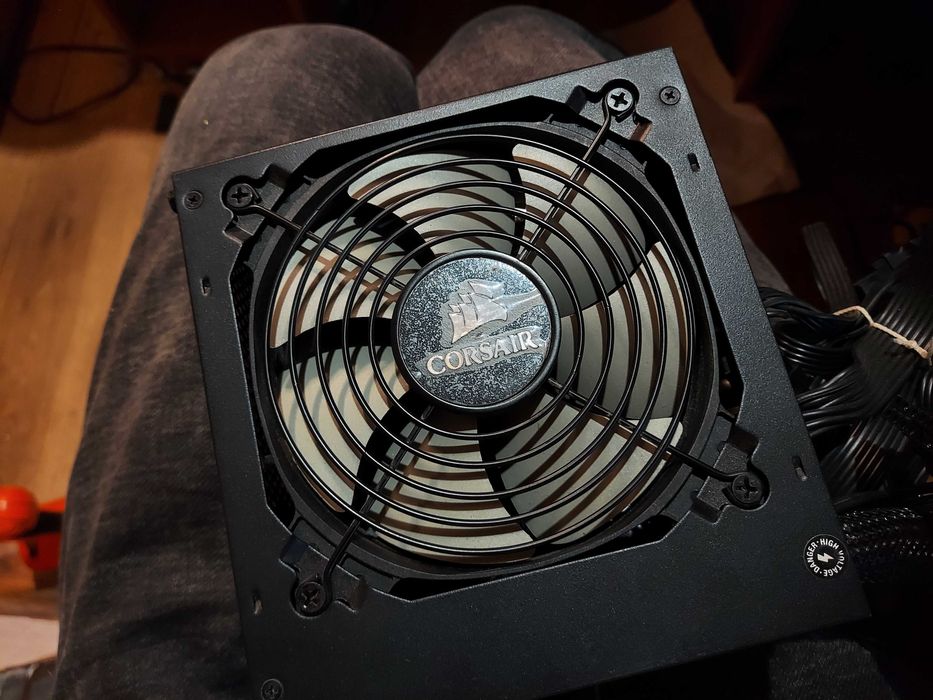 Zasilacz Corsair TX750M (RPS0070) – 750W 80+ Gold