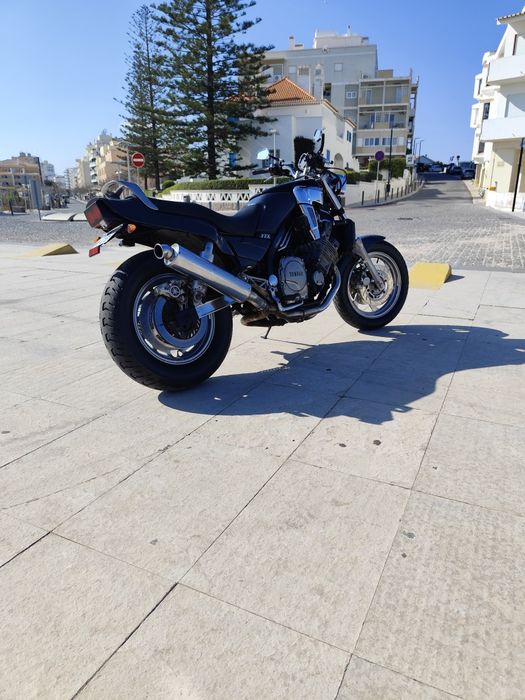 Yamaha FZX 750CC