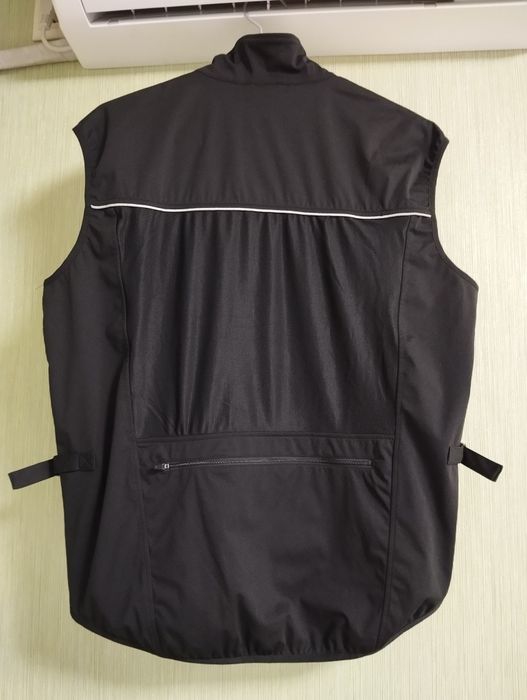 Демисезонная куртка жилетка L