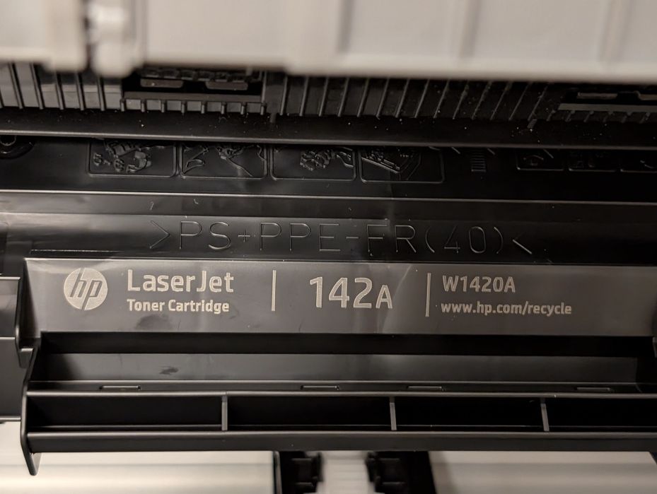 Mała drukarka HP LaserJet m110we jak nowa, nowy oryginalny toner HP