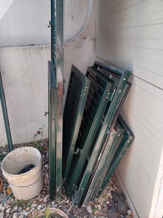 janelas, Portadas verdes movíveis, par despachar esta semana