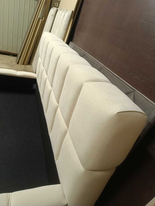 Łóżko tapicerowane kafelki puchate na wymiar grubsze ramy