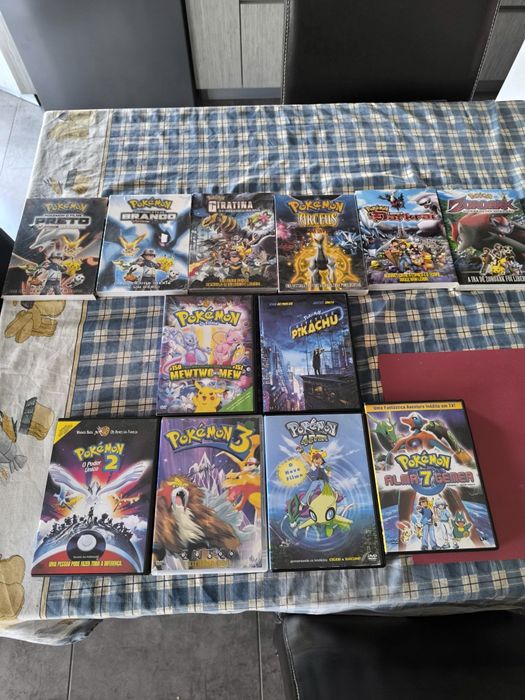 Varias coleções Pokémon