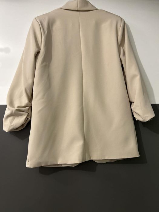 Beżowa marynarka damska rozmiar uni