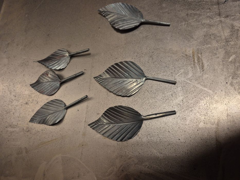 Liście kute metalowe