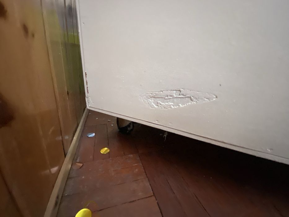 Aparador/consola baixo e contemporâneo