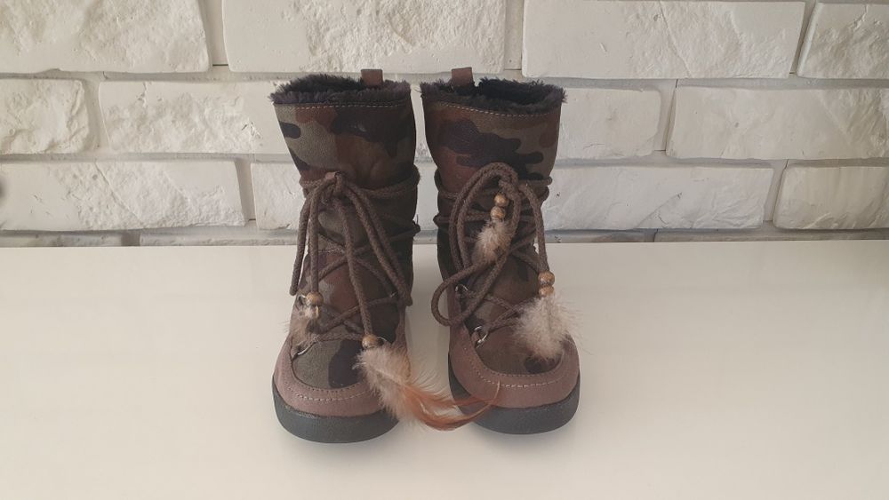 Damskie botki/śniegowce/Eskimoski khaki/moro piórka/koraliki 36