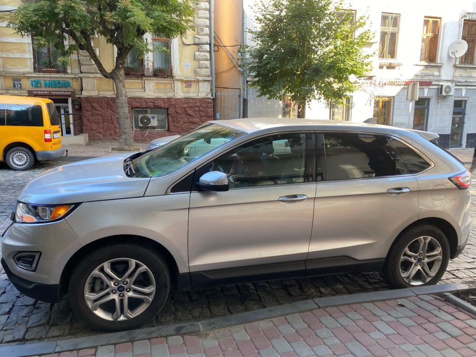 Автомобіль  ford edge