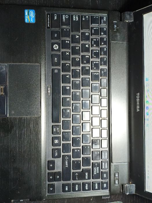 Portátil Toshiba Protege 10R c/ DockStation