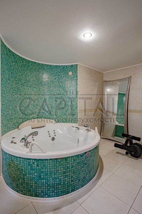 Оренда автономного будинку Козин 600 м2 3 пов, гараж, басейни, генерат