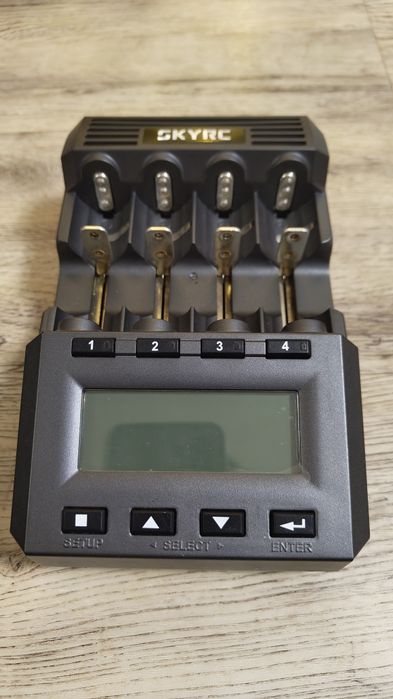 Продам интеллектуальную зарядку SkyRC MC3000