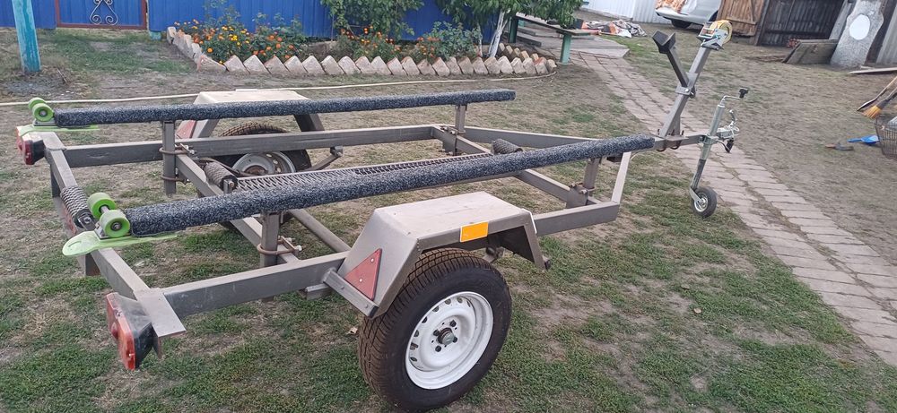 Продам лодочний прицеп
