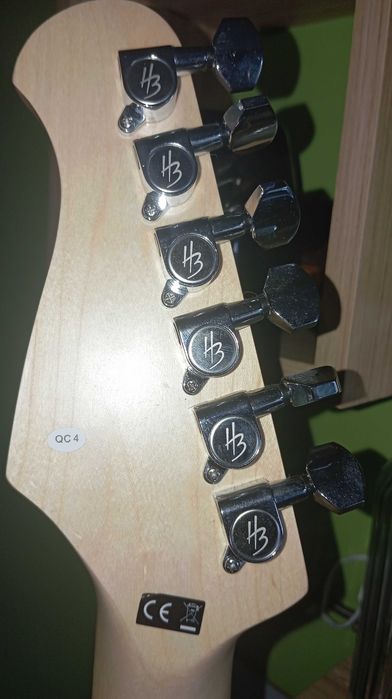 Gitara elektryczna Harley Benton ST-20 BK Stratocaster+ kabel gitarowy i stroik/tuner