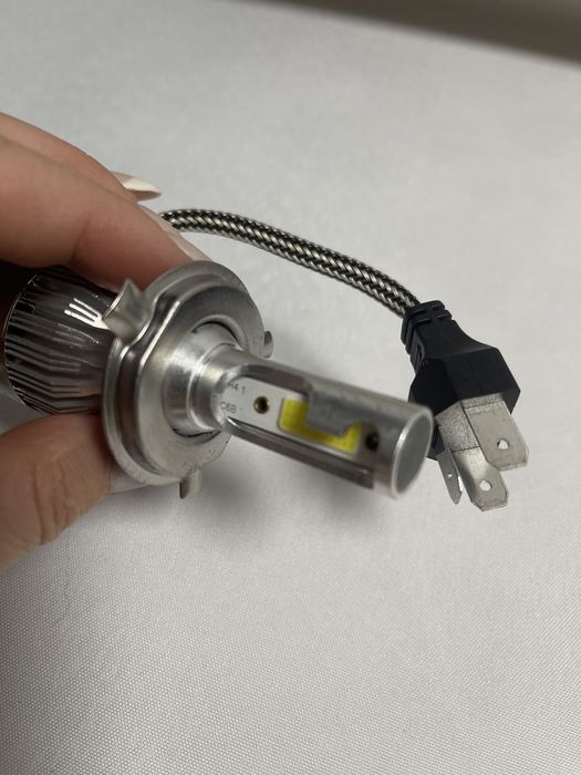 Lâmpada LED H4 C6 3C6B nova