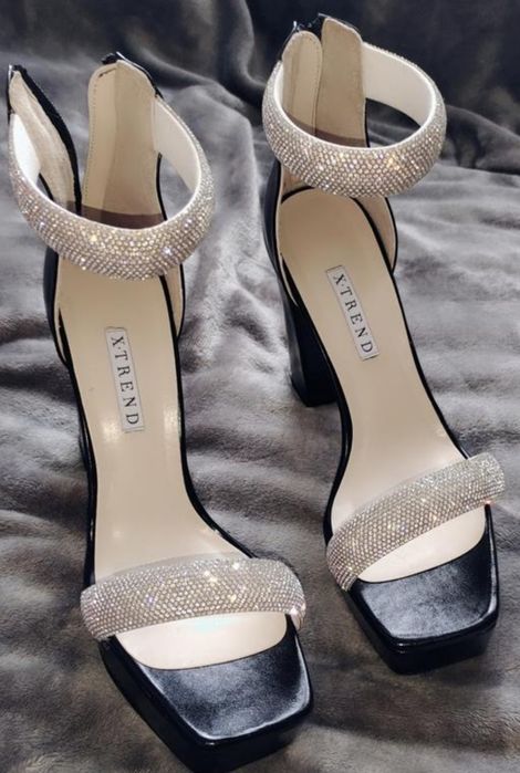 Натуральні шкіряні босоніжки bratz  зі смарагдами 25,0-25,5