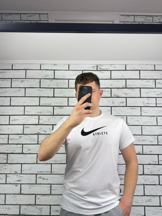 Футболки Nike ATHLETE нові чоловічі бавовняні