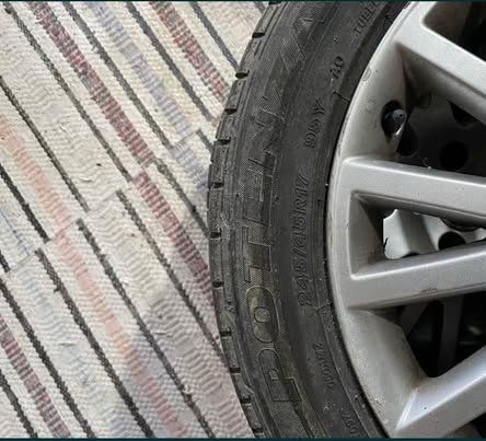 Vendo jantes Audi originais com pneus