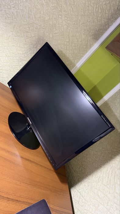 Монітор Samsung SyncMaster S24B300