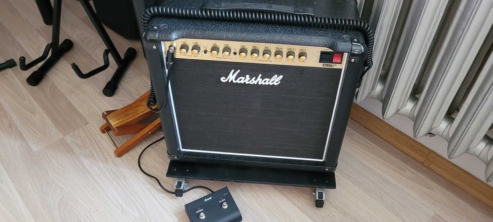 W pełni lampowe combo dla gitary elektrycznej Marshall DSL20CR