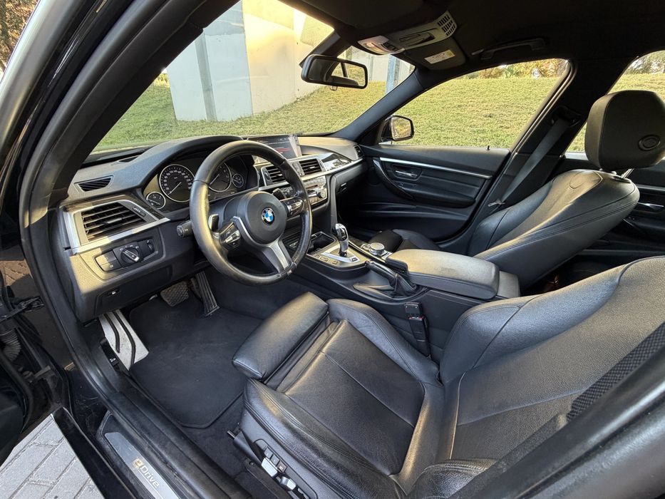 BMW 330e iPerformance Pack M