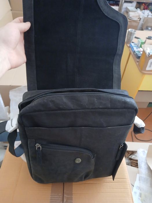 Чоловіча сумка LEABAGS з натуральної шкіри.