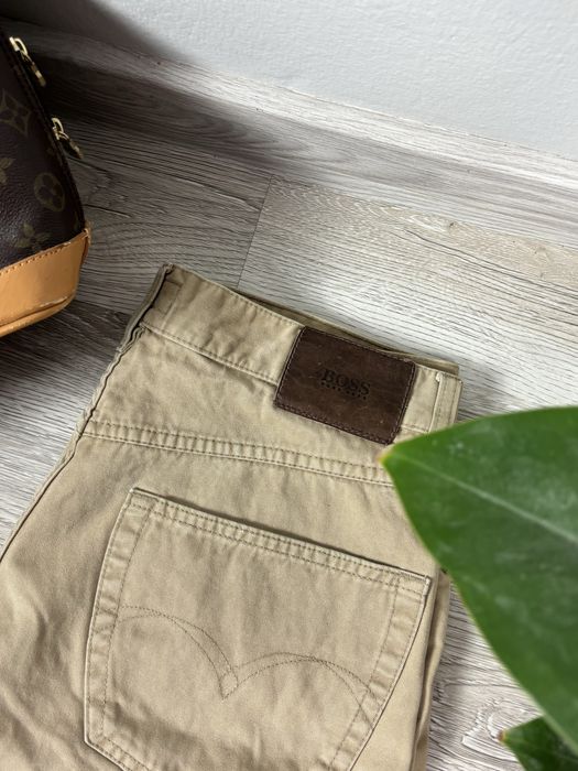 Beżowe spodnie Hugo Boss eleganckie rozmiar M stan bardzo dobry