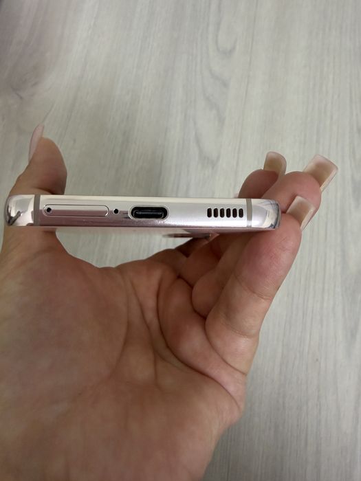 Телефон Samsung s 22
