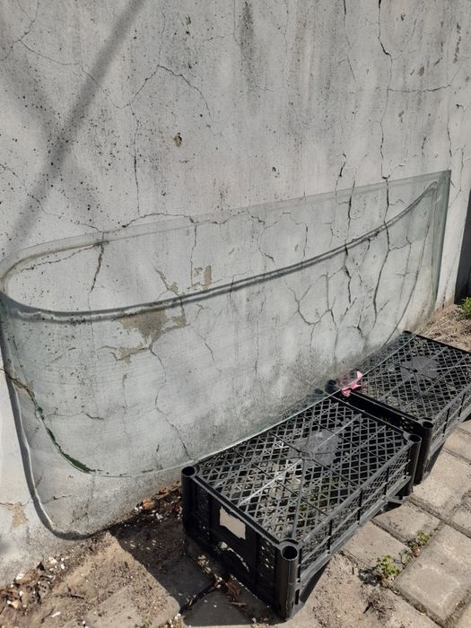 Стекло заднее на Волгу ГАЗ-21